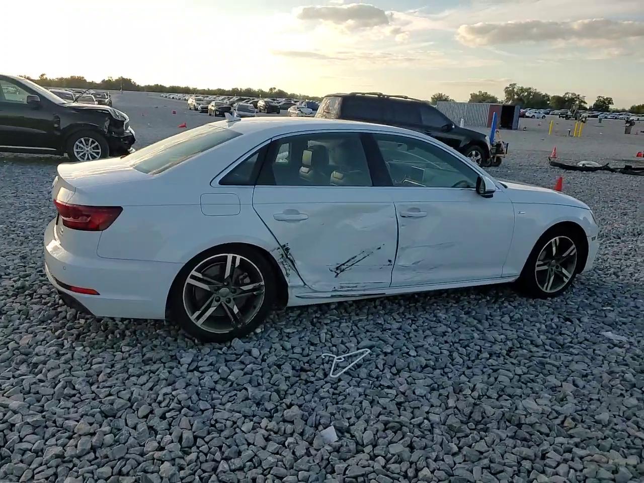 Фото: WAUENAF42JN014460