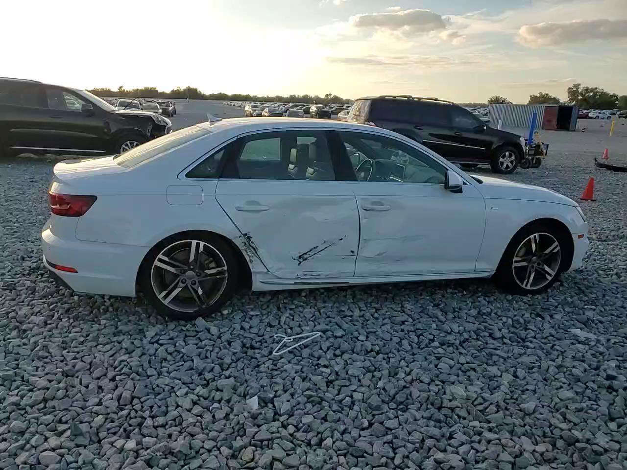 Фото: WAUENAF42JN014460