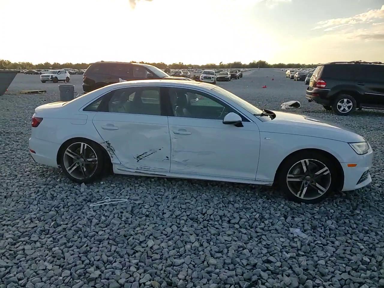 Фото: WAUENAF42JN014460