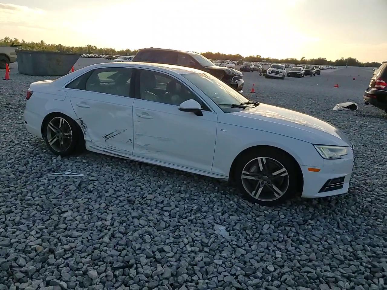 Фото: WAUENAF42JN014460