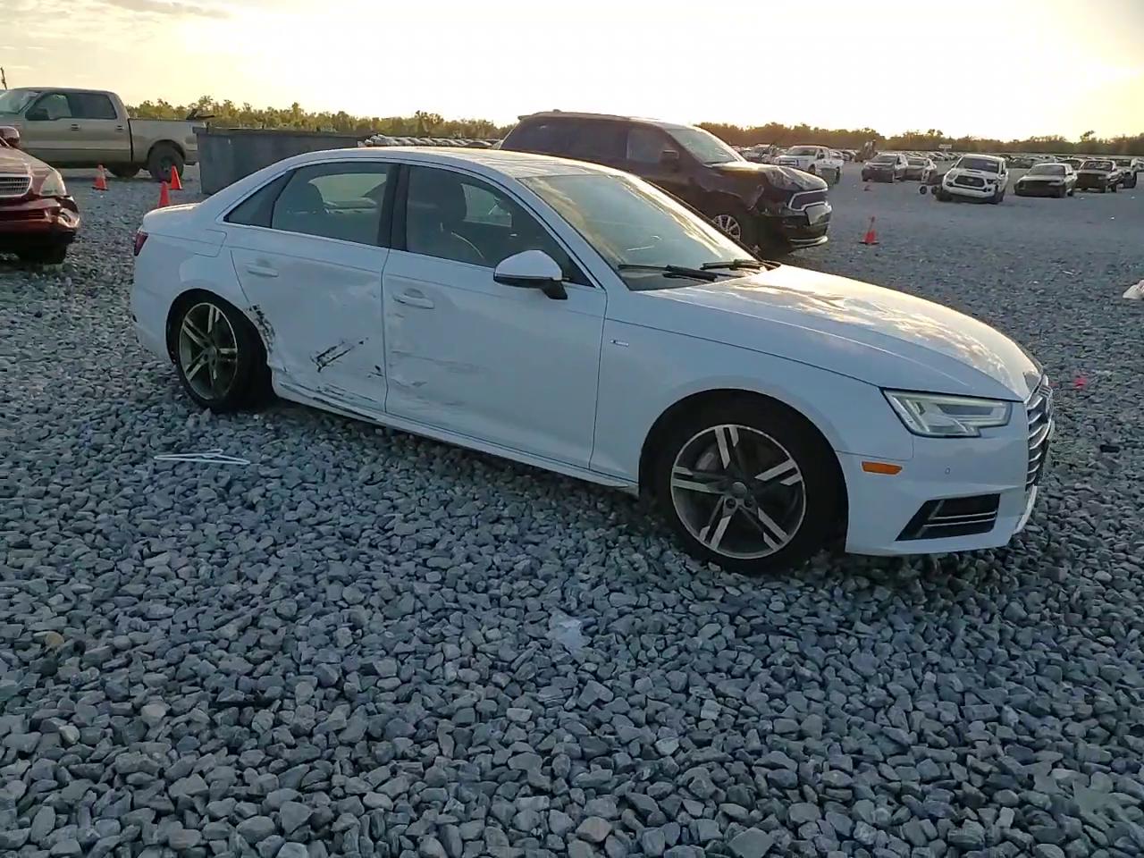 Фото: WAUENAF42JN014460