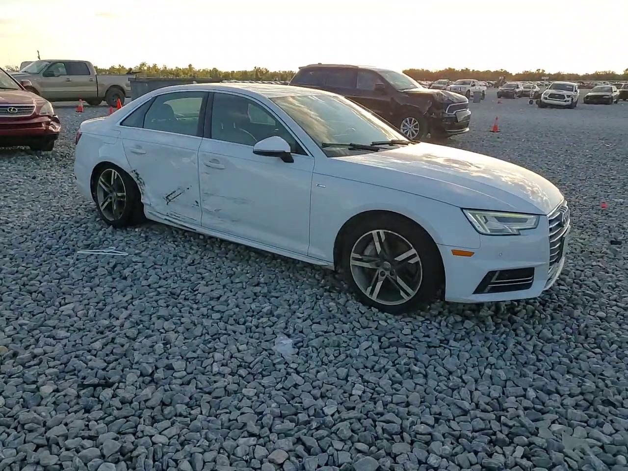 Фото: WAUENAF42JN014460