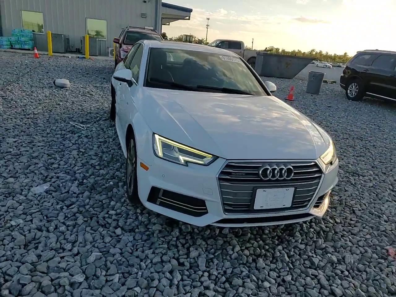 Фото: WAUENAF42JN014460