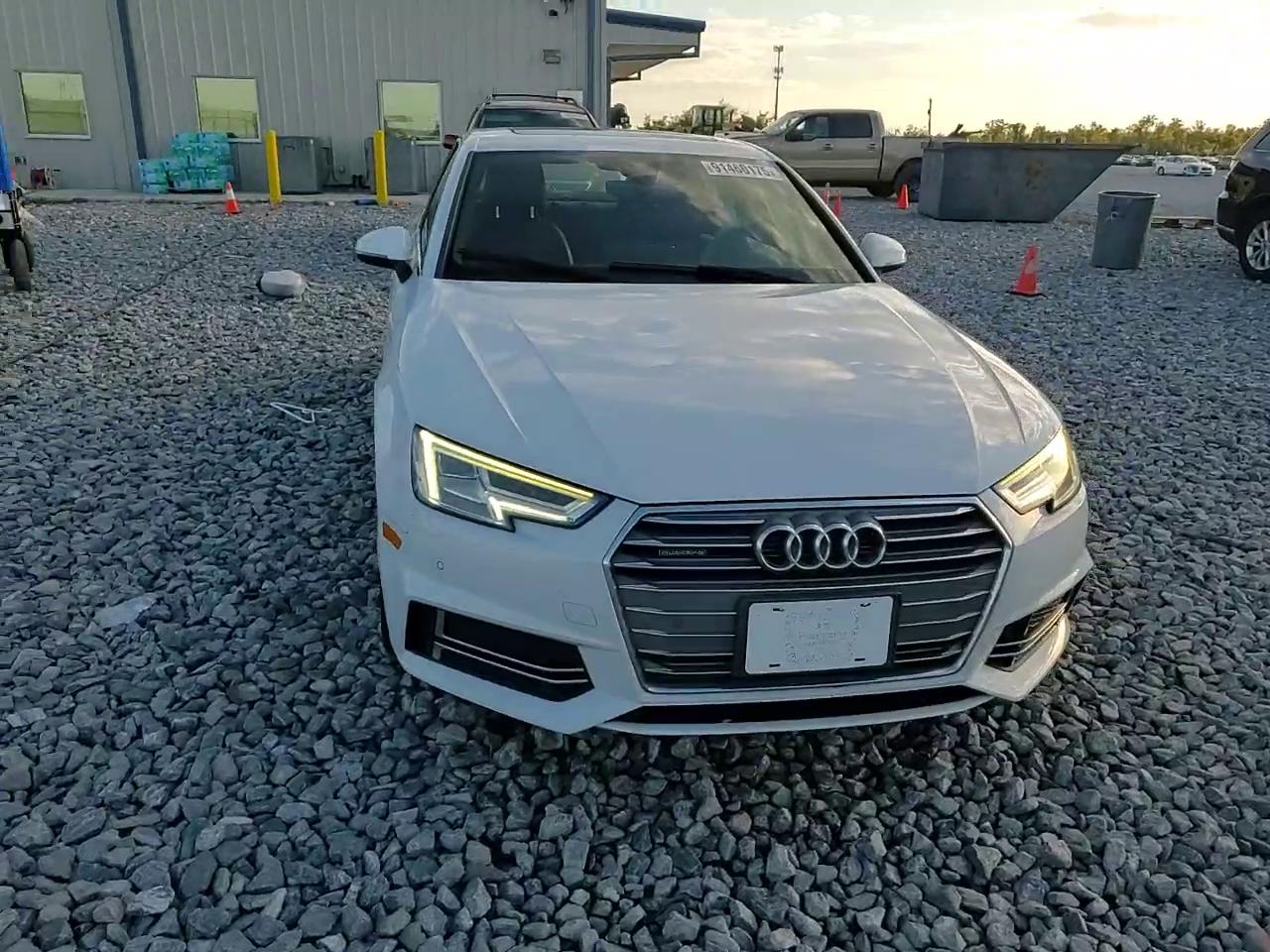 Фото: WAUENAF42JN014460