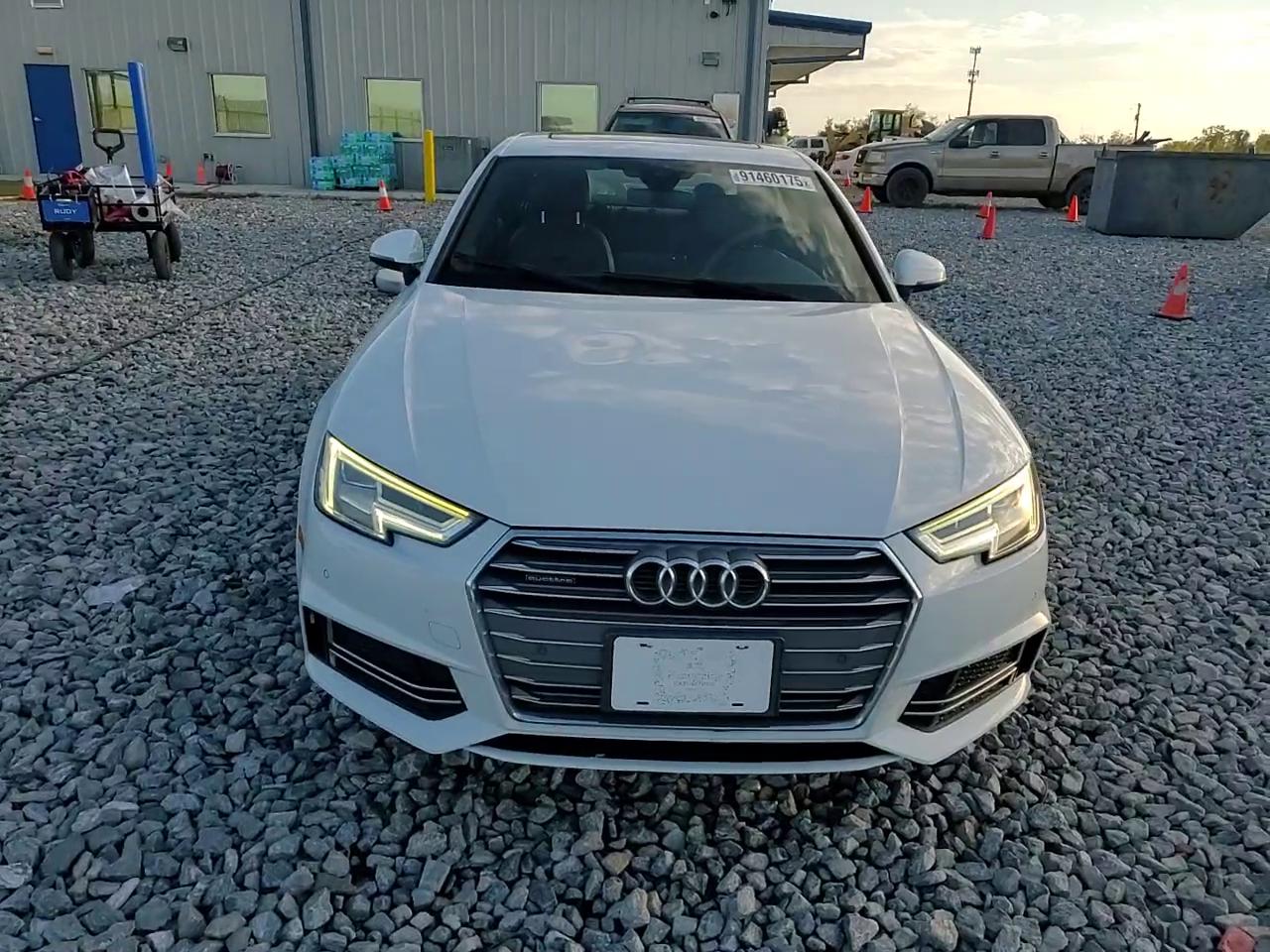 Фото: WAUENAF42JN014460