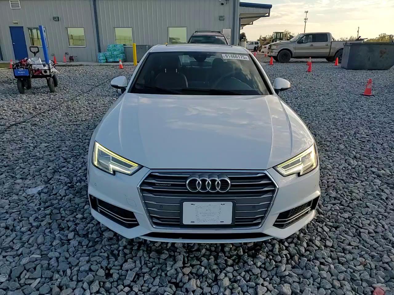 Фото: WAUENAF42JN014460