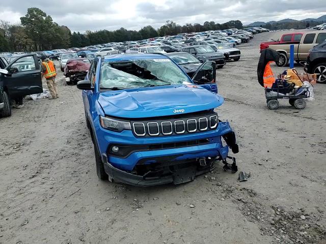 2022 Jeep Compass Latitude VIN: 3C4NJCBBXNT229704 Lot: 90635135
