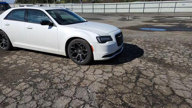 2019 Chrysler 300 Touring VIN: 2C3CCAAG1KH711053 Lot: 94384515