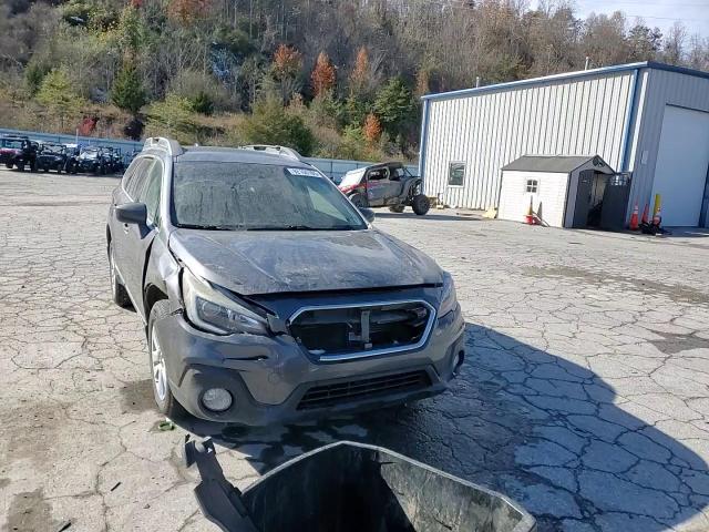 2018 Subaru Outback 2.5I Premium VIN: 4S4BSACC3J3397889 Lot: 92160105