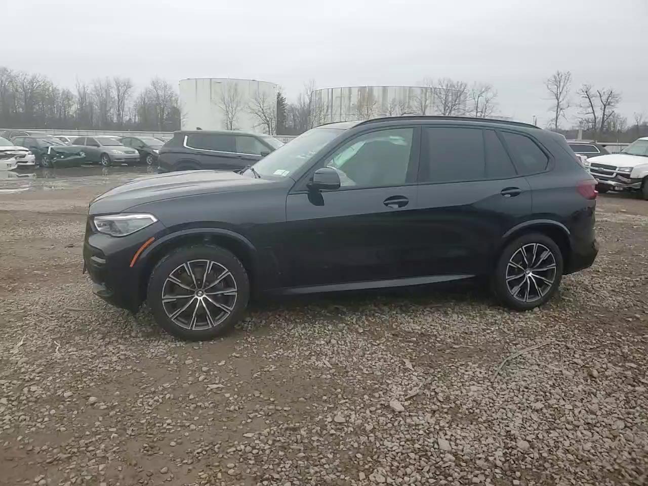 Фото: 5UXCR6C06P9P20229