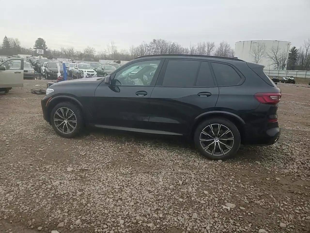 Фото: 5UXCR6C06P9P20229