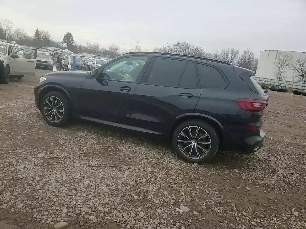 Фото: 5UXCR6C06P9P20229