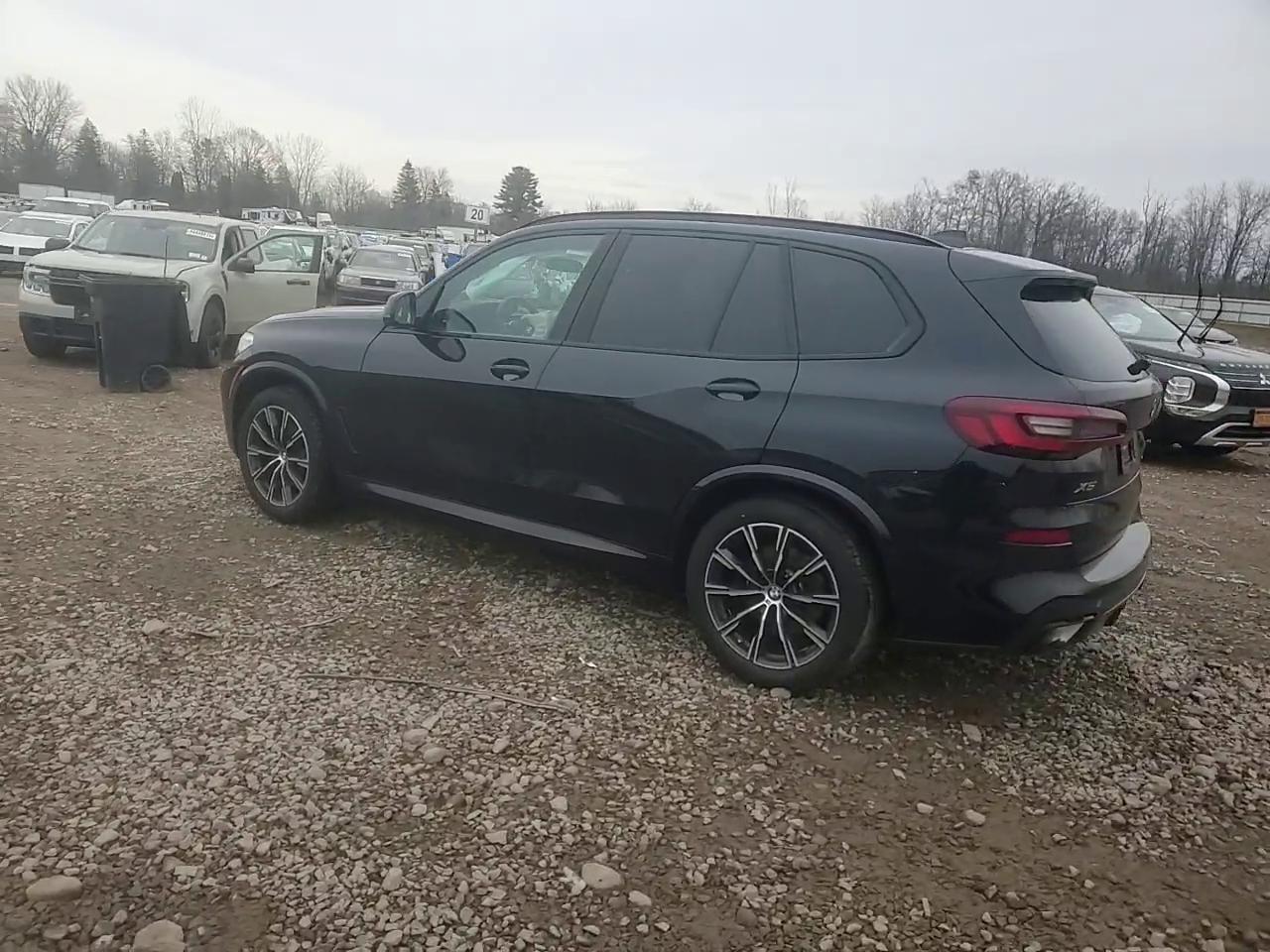 Фото: 5UXCR6C06P9P20229