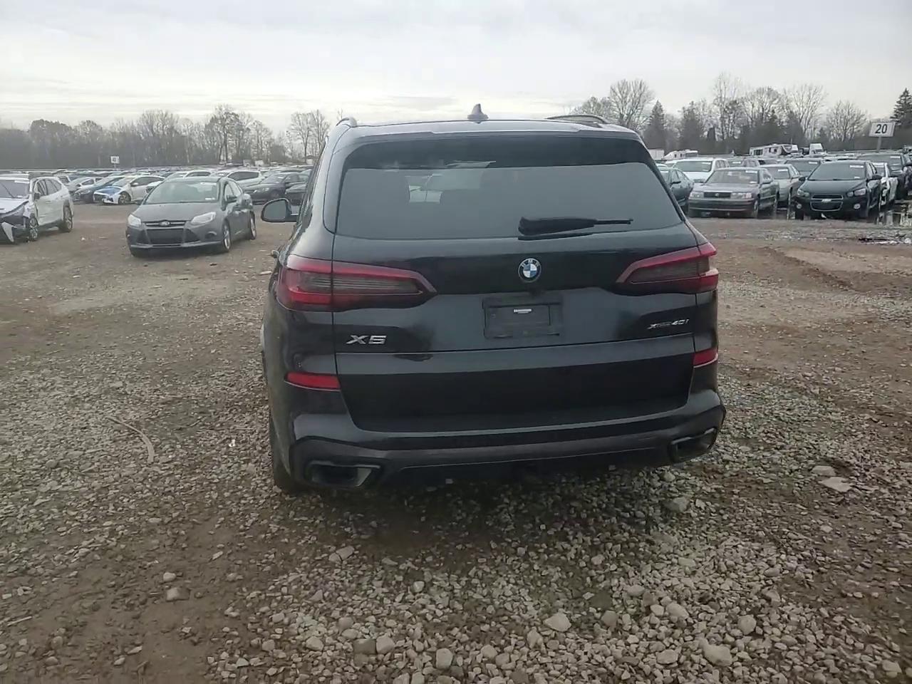 Фото: 5UXCR6C06P9P20229