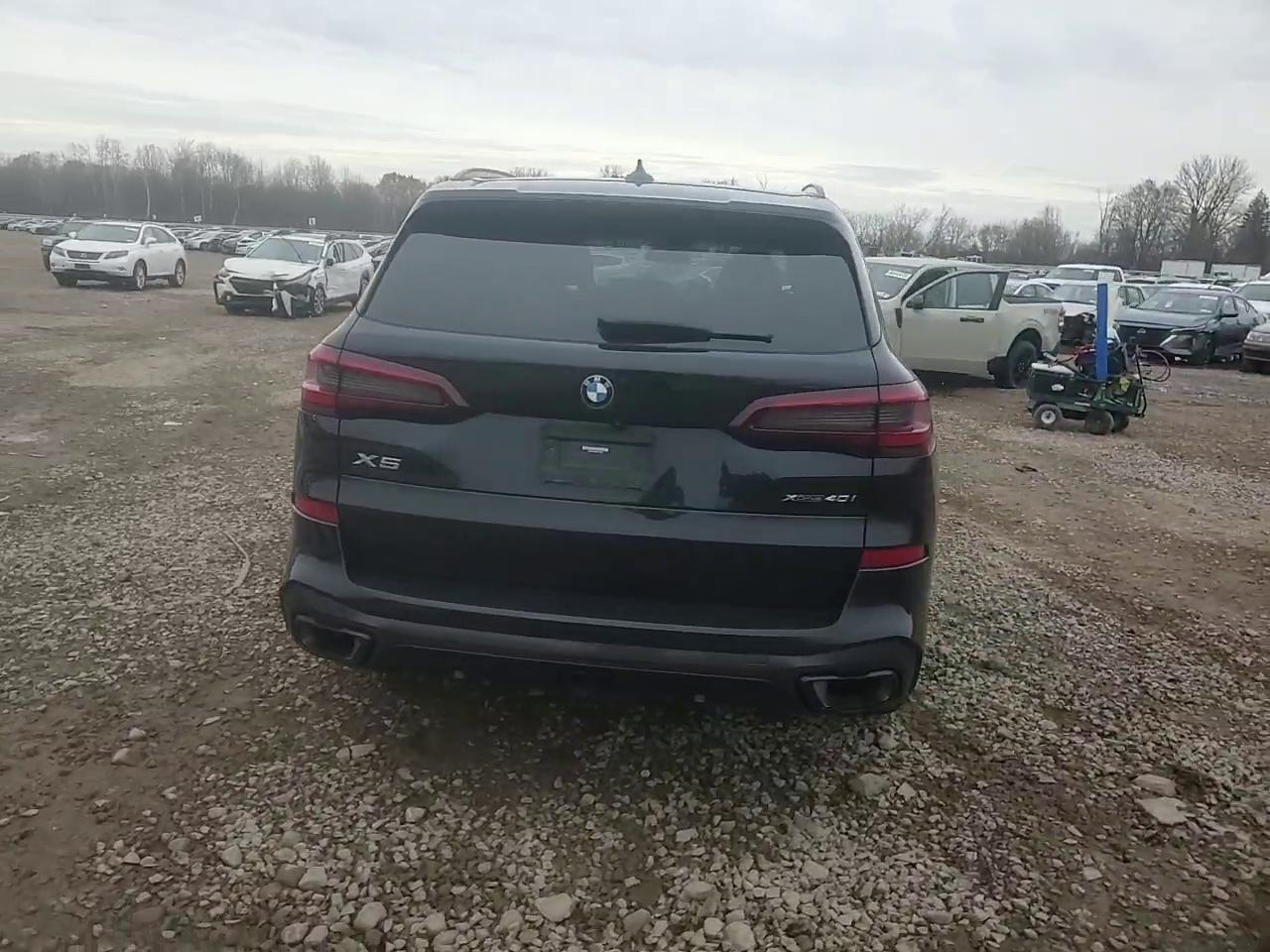 Фото: 5UXCR6C06P9P20229