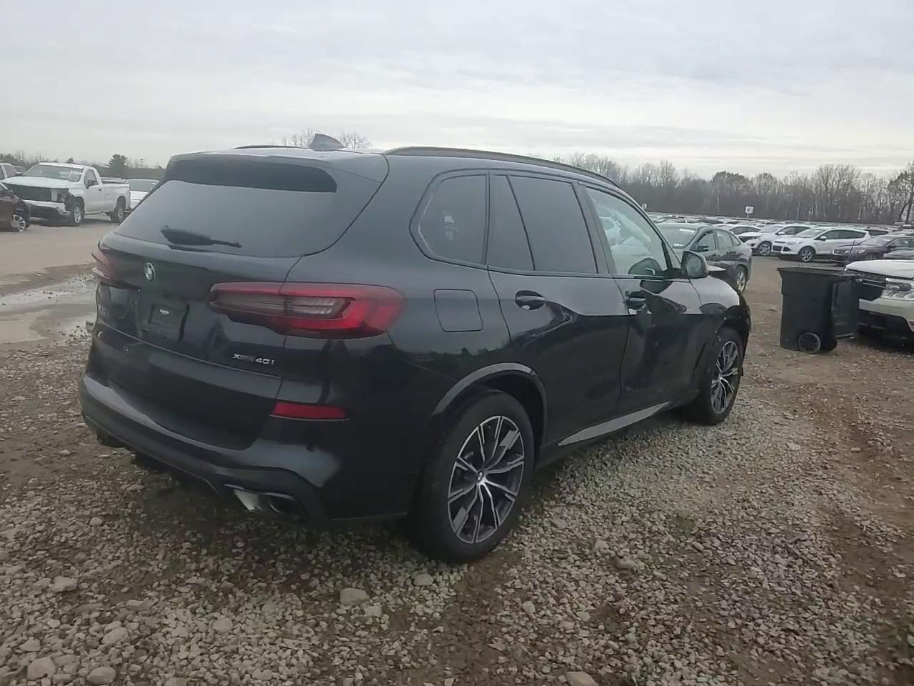 Фото: 5UXCR6C06P9P20229