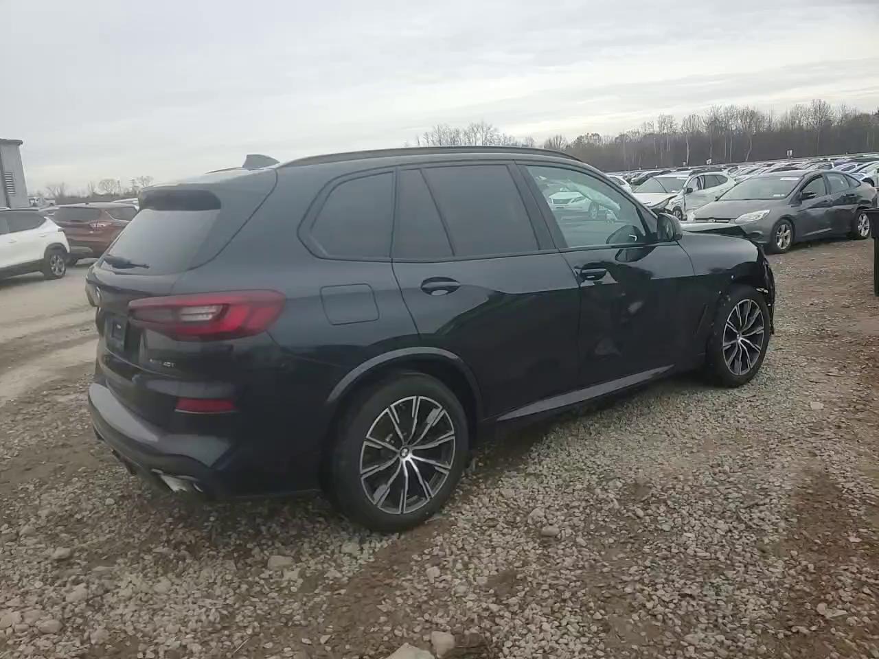 Фото: 5UXCR6C06P9P20229