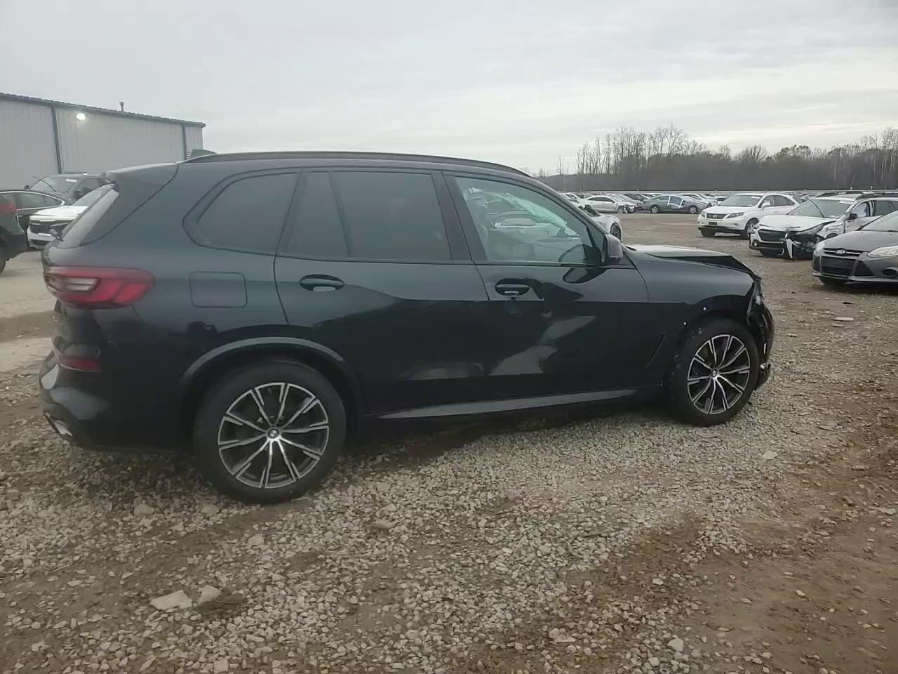 Фото: 5UXCR6C06P9P20229