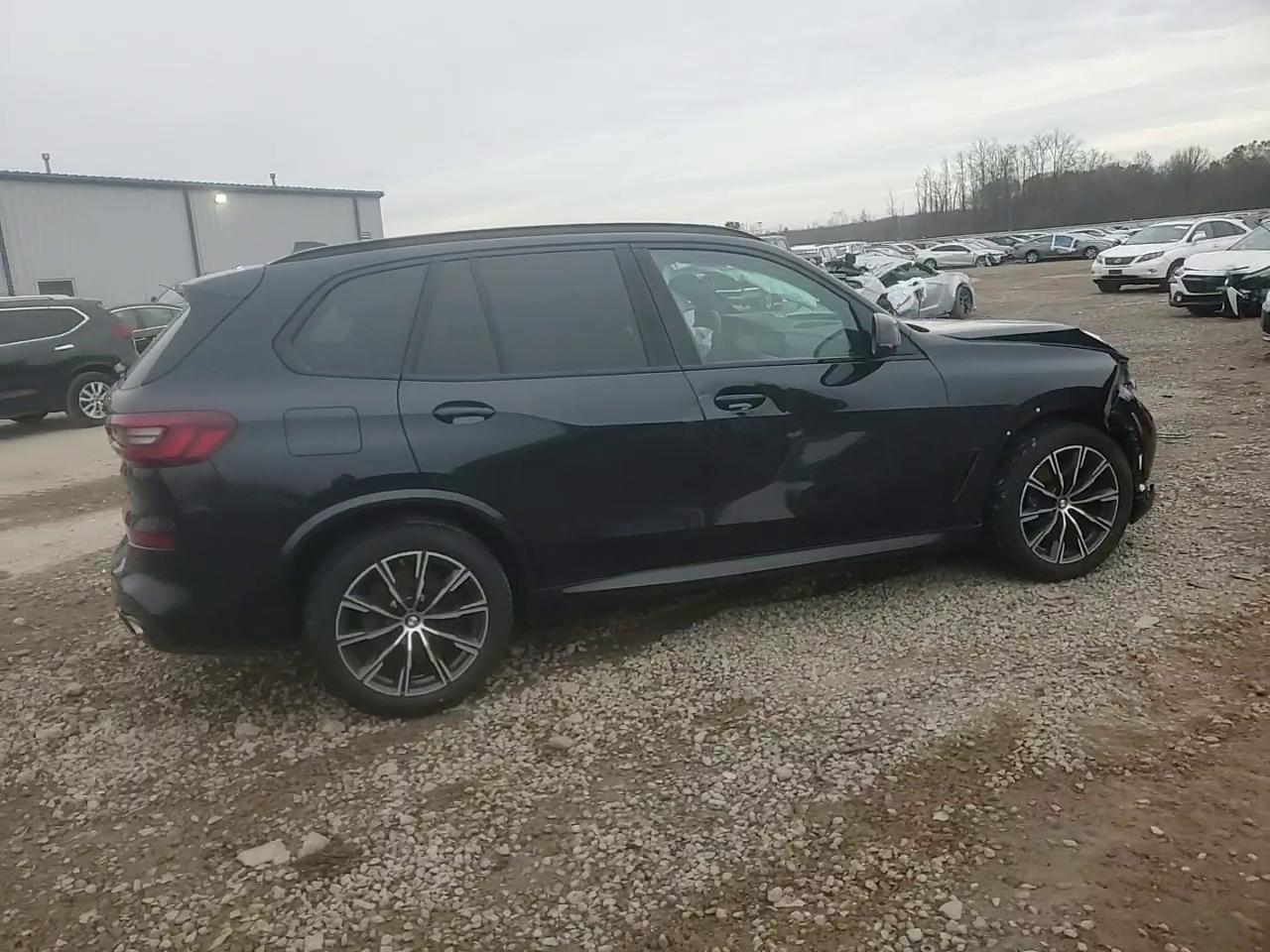 Фото: 5UXCR6C06P9P20229