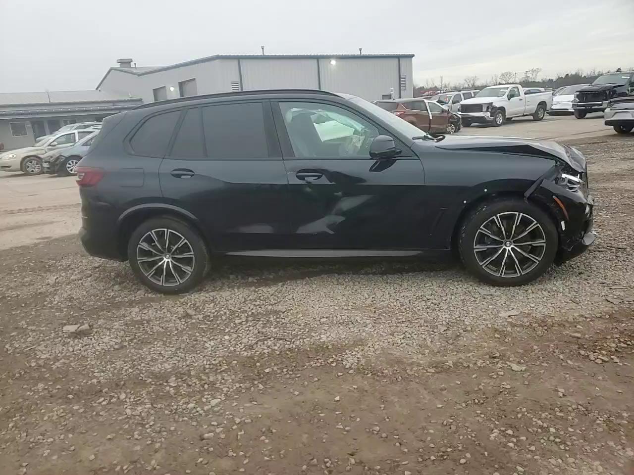 Фото: 5UXCR6C06P9P20229