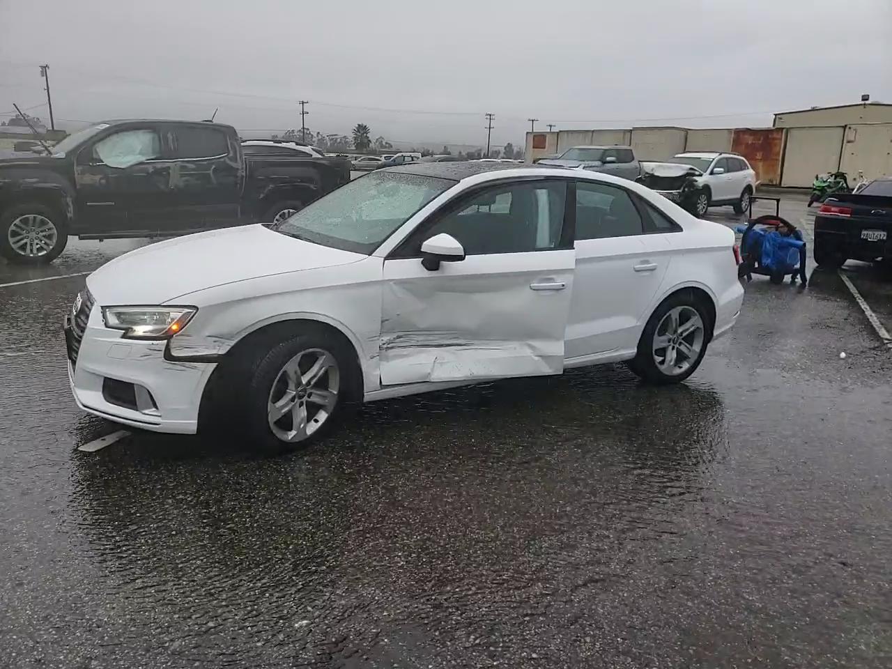 Фото: WAUB8GFF2H1020520