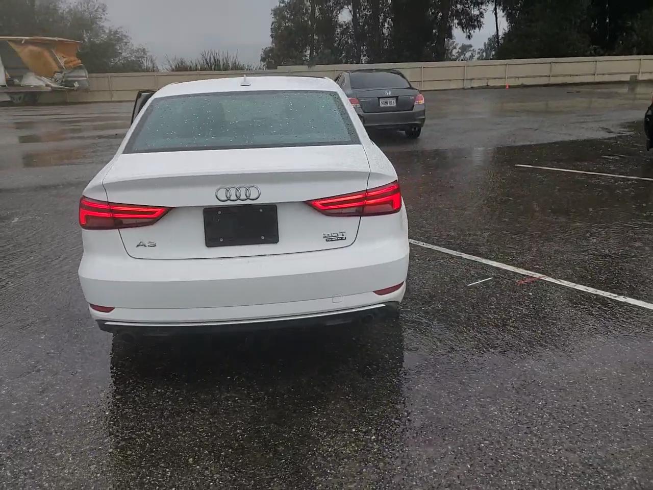 Фото: WAUB8GFF2H1020520