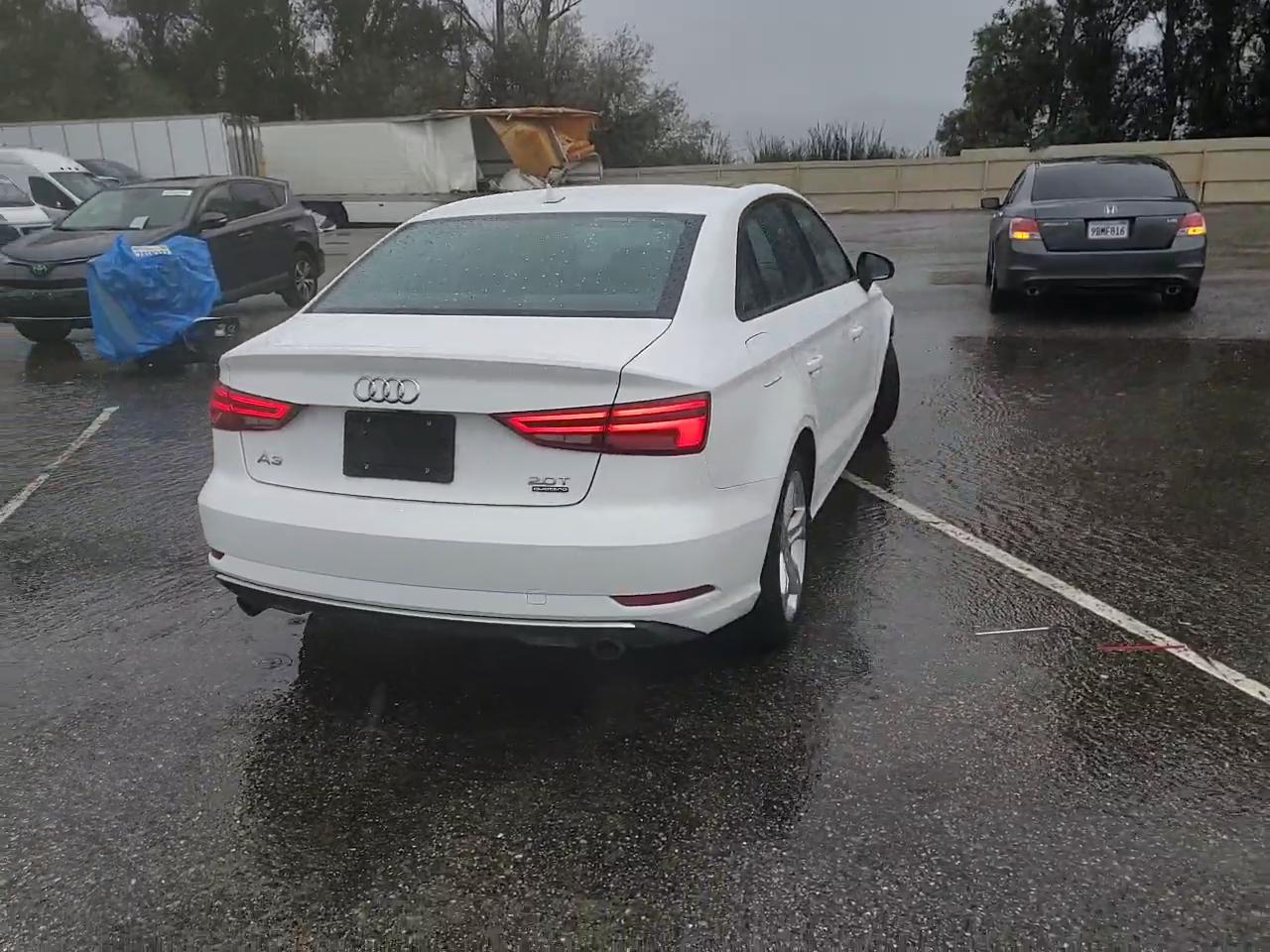 Фото: WAUB8GFF2H1020520