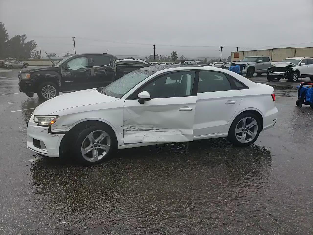 Фото: WAUB8GFF2H1020520