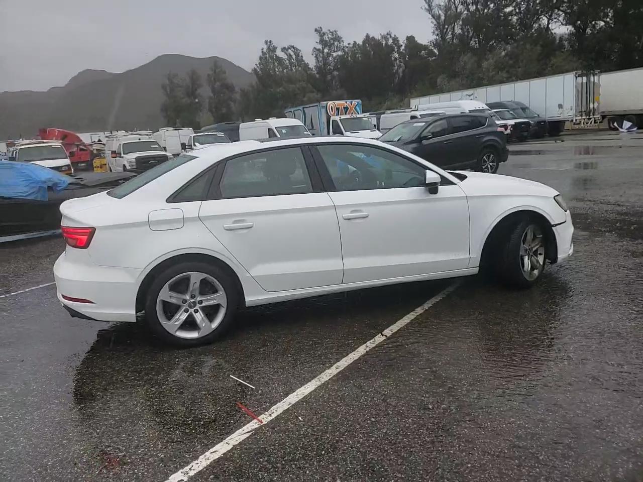 Фото: WAUB8GFF2H1020520