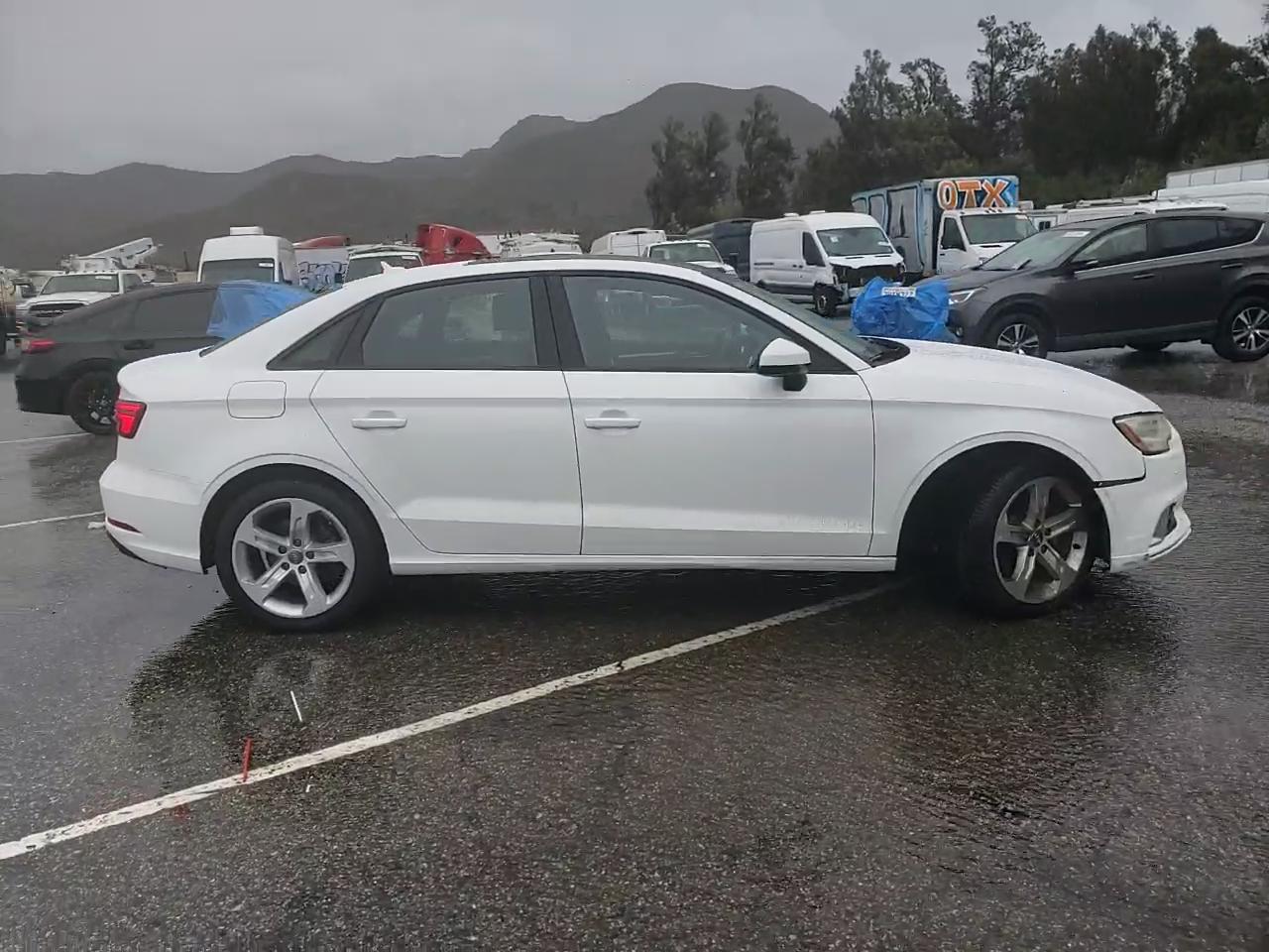 Фото: WAUB8GFF2H1020520