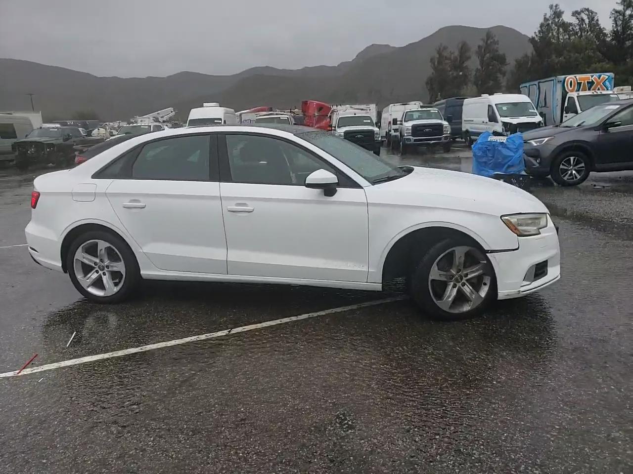 Фото: WAUB8GFF2H1020520