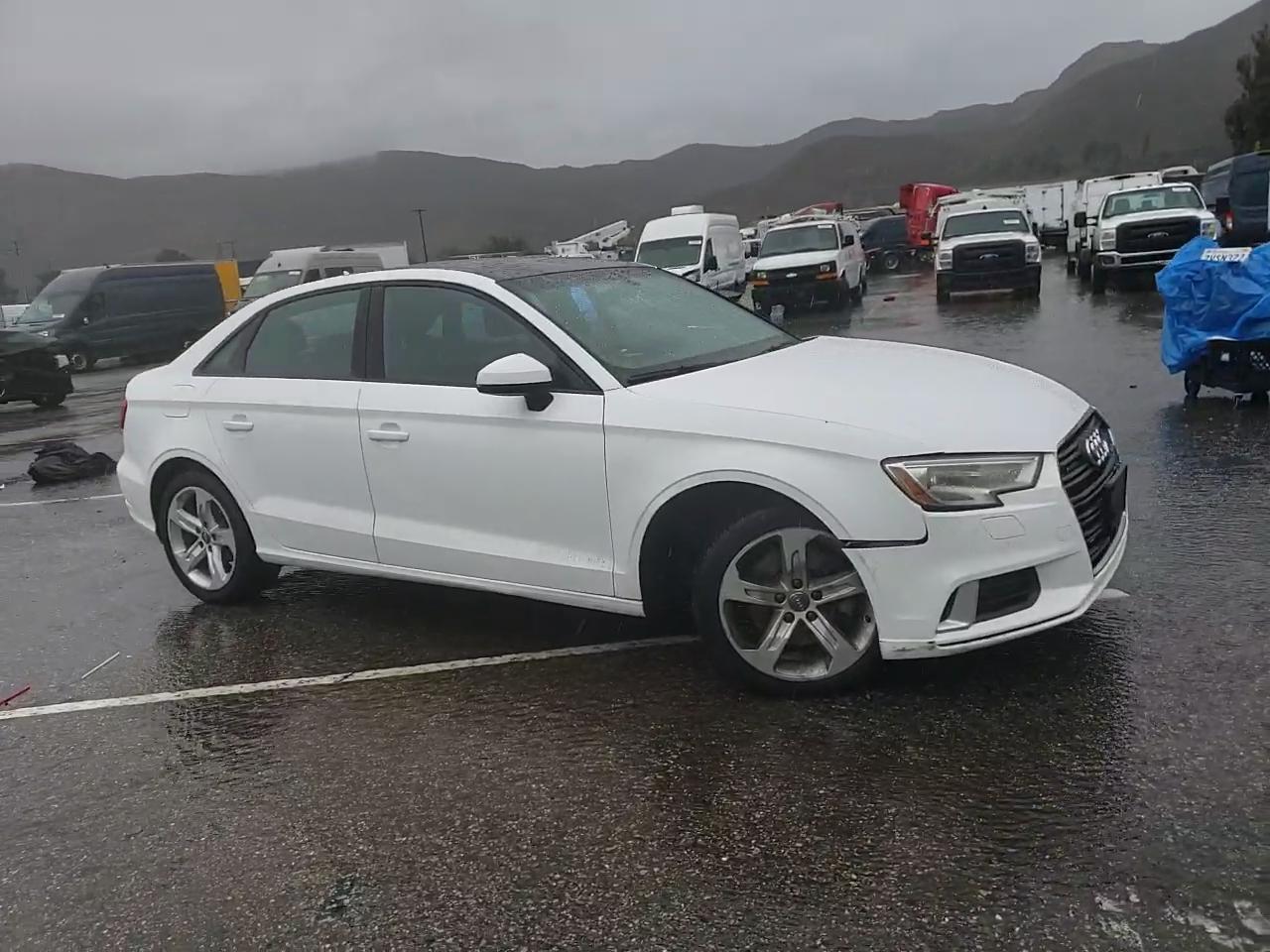 Фото: WAUB8GFF2H1020520