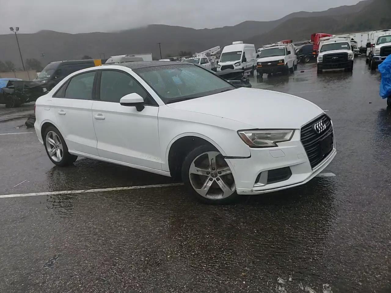 Фото: WAUB8GFF2H1020520