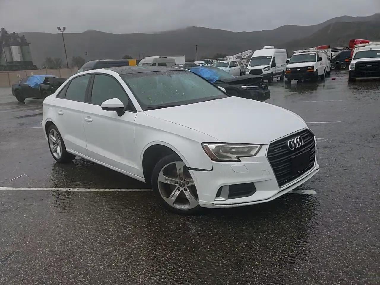 Фото: WAUB8GFF2H1020520