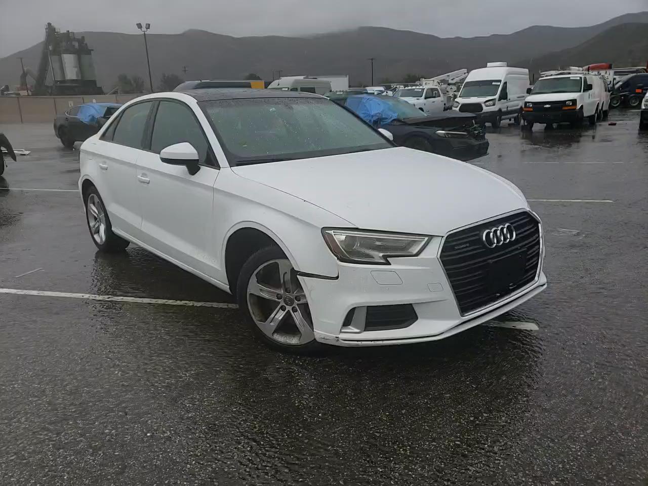 Фото: WAUB8GFF2H1020520