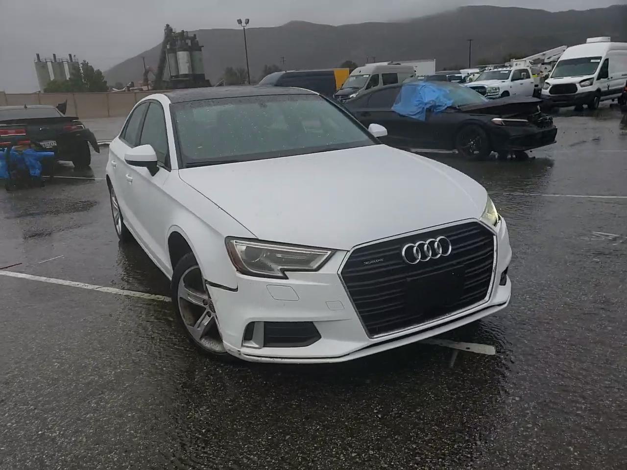 Фото: WAUB8GFF2H1020520