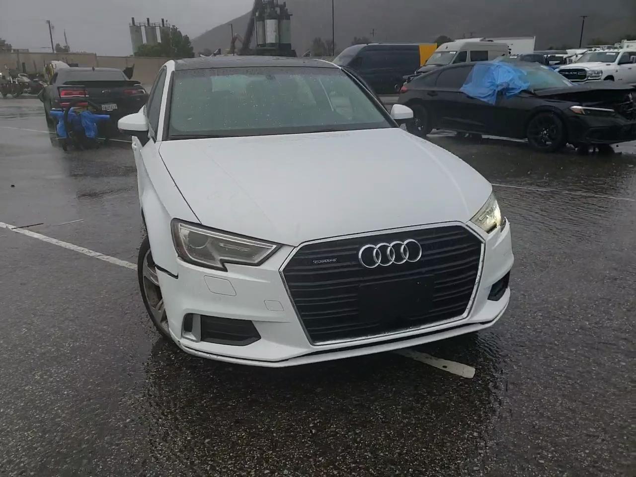 Фото: WAUB8GFF2H1020520