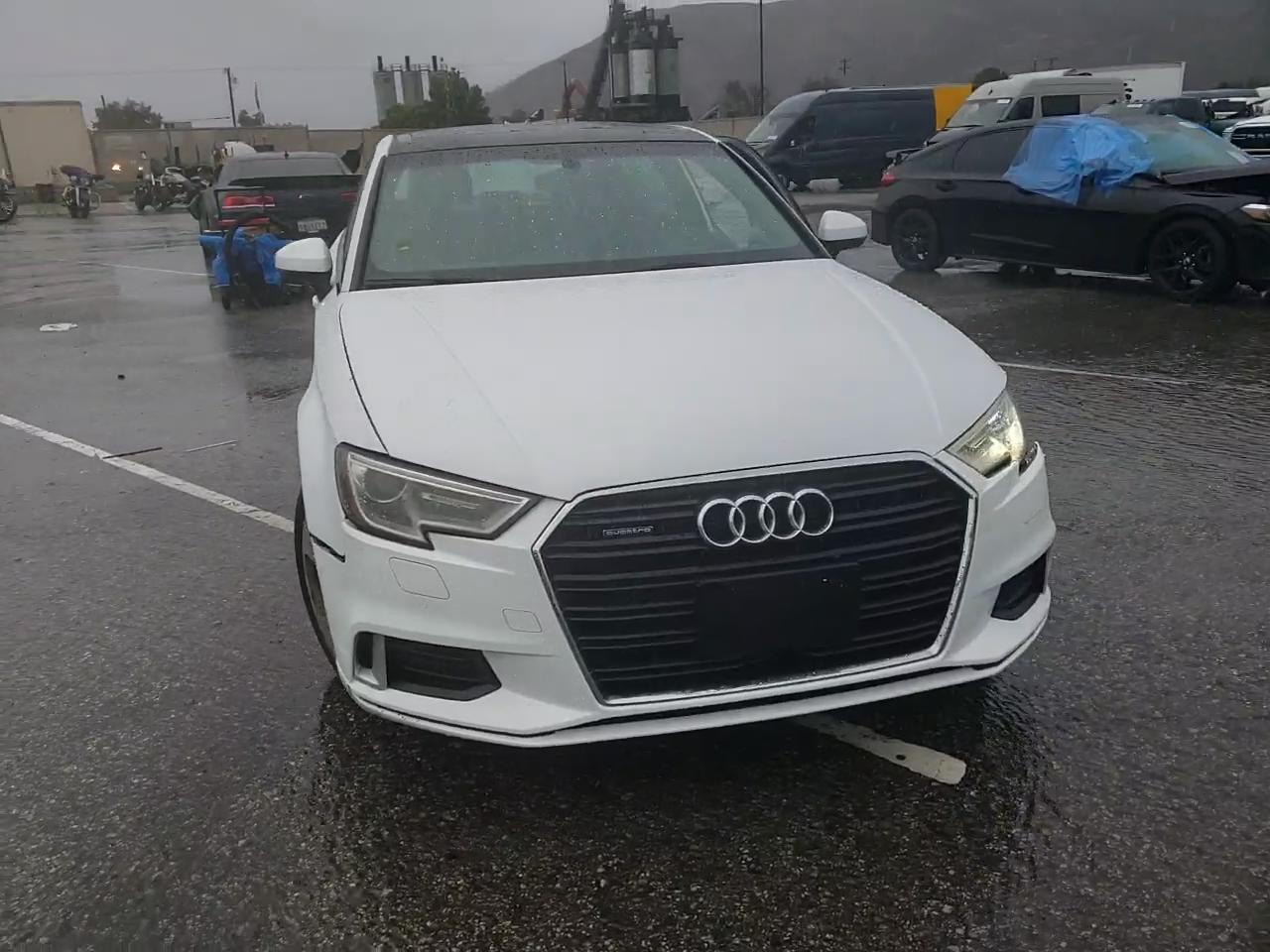 Фото: WAUB8GFF2H1020520