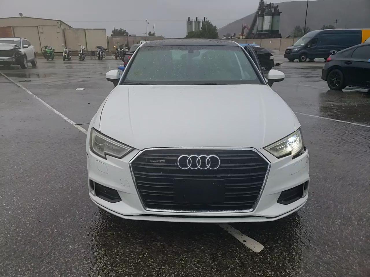 Фото: WAUB8GFF2H1020520