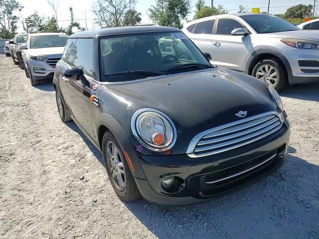 2013 Mini Cooper VIN: WMWSU3C59DT688409 Lot: 93724175