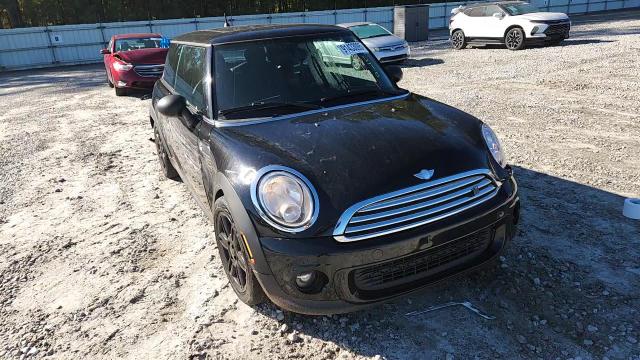 2013 Mini Cooper VIN: WMWSU3C5XDT688564 Lot: 91433095