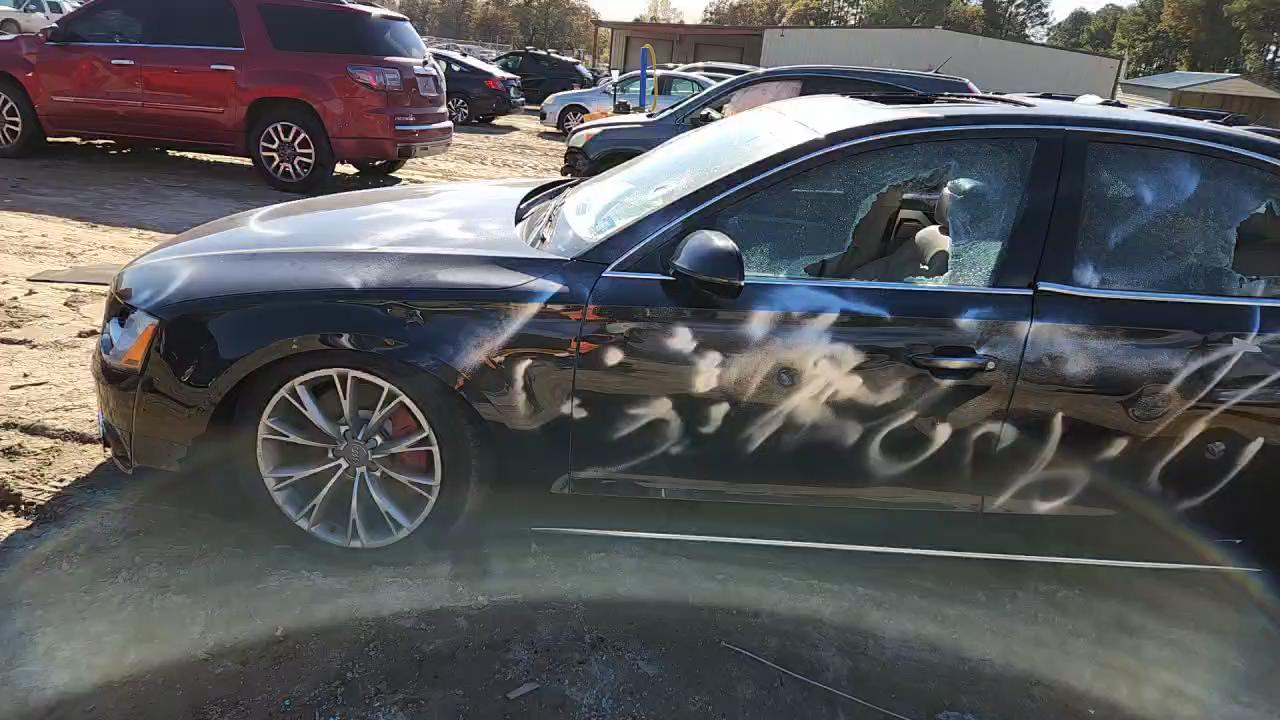 Фото: WAUAVAFDXBN016571