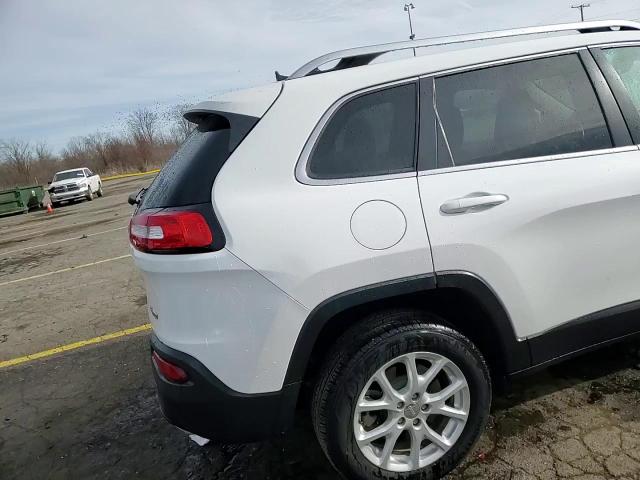 2016 Jeep Cherokee Latitude VIN: 1C4PJMCS4GW120715 Lot: 93767315