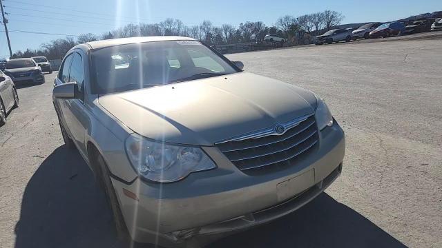 2010 Chrysler Sebring Limited VIN: 1C3CC5FB0AN120156 Lot: 94501235