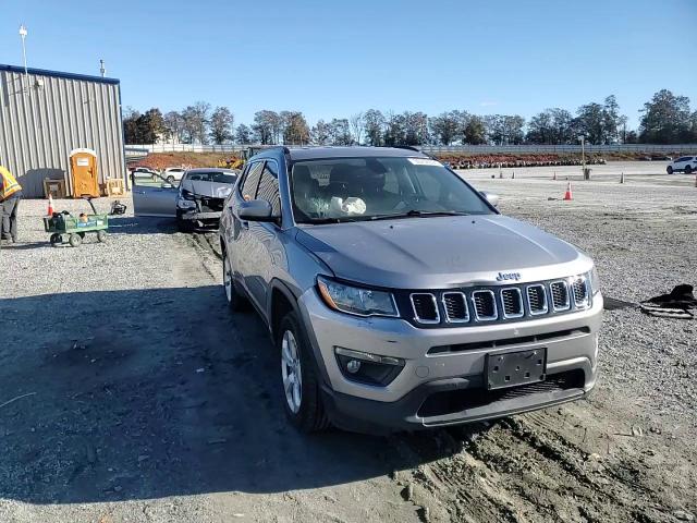 2018 Jeep Compass Latitude VIN: 3C4NJDBB0JT435260 Lot: 90756025