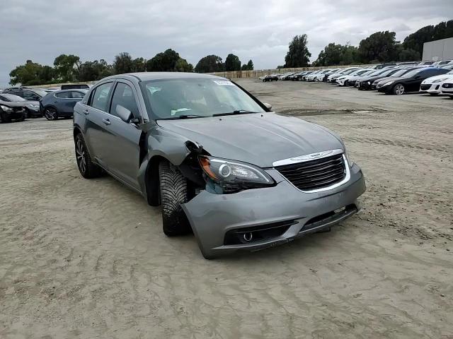 2013 Chrysler 200 Touring VIN: 1C3CCBBB8DN584739 Lot: 93747845