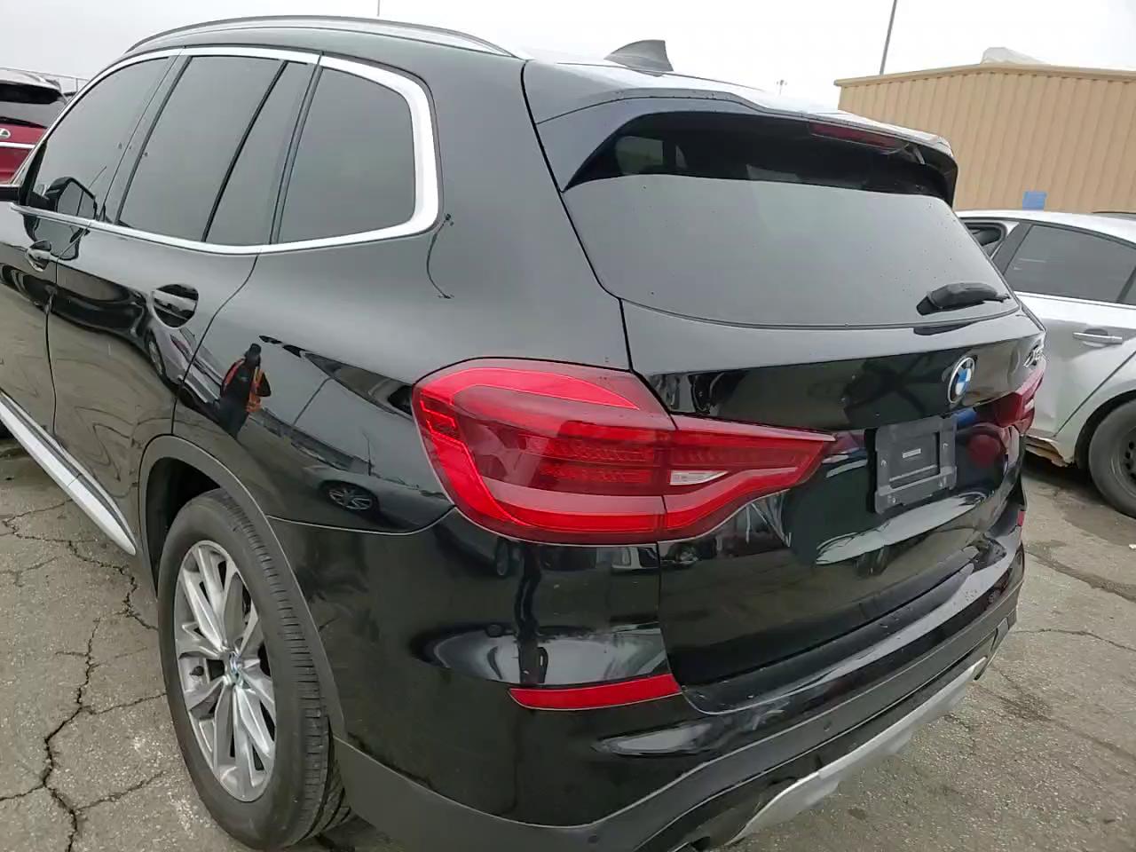 Фото: 5UXTR9C58JLC76846