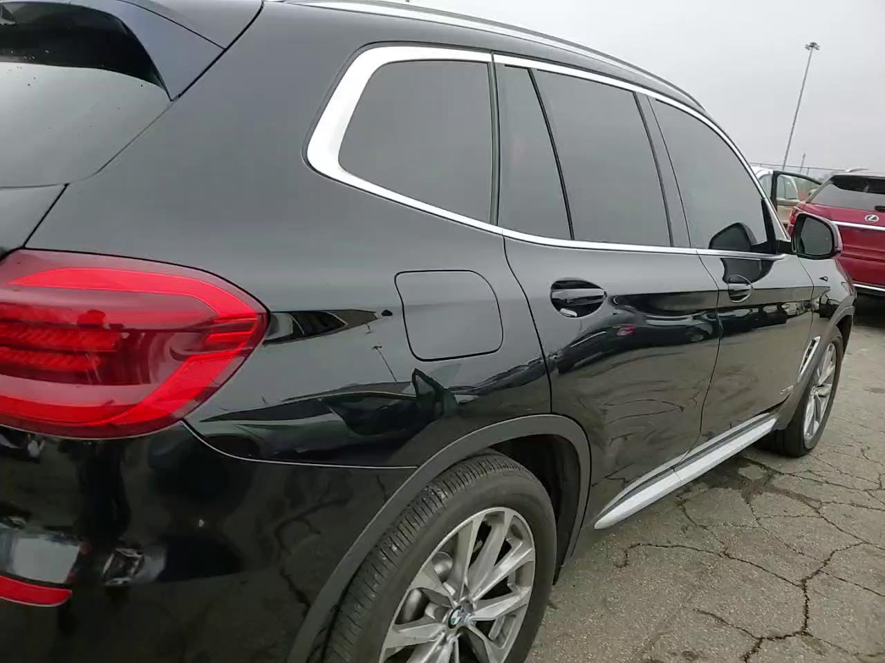 Фото: 5UXTR9C58JLC76846