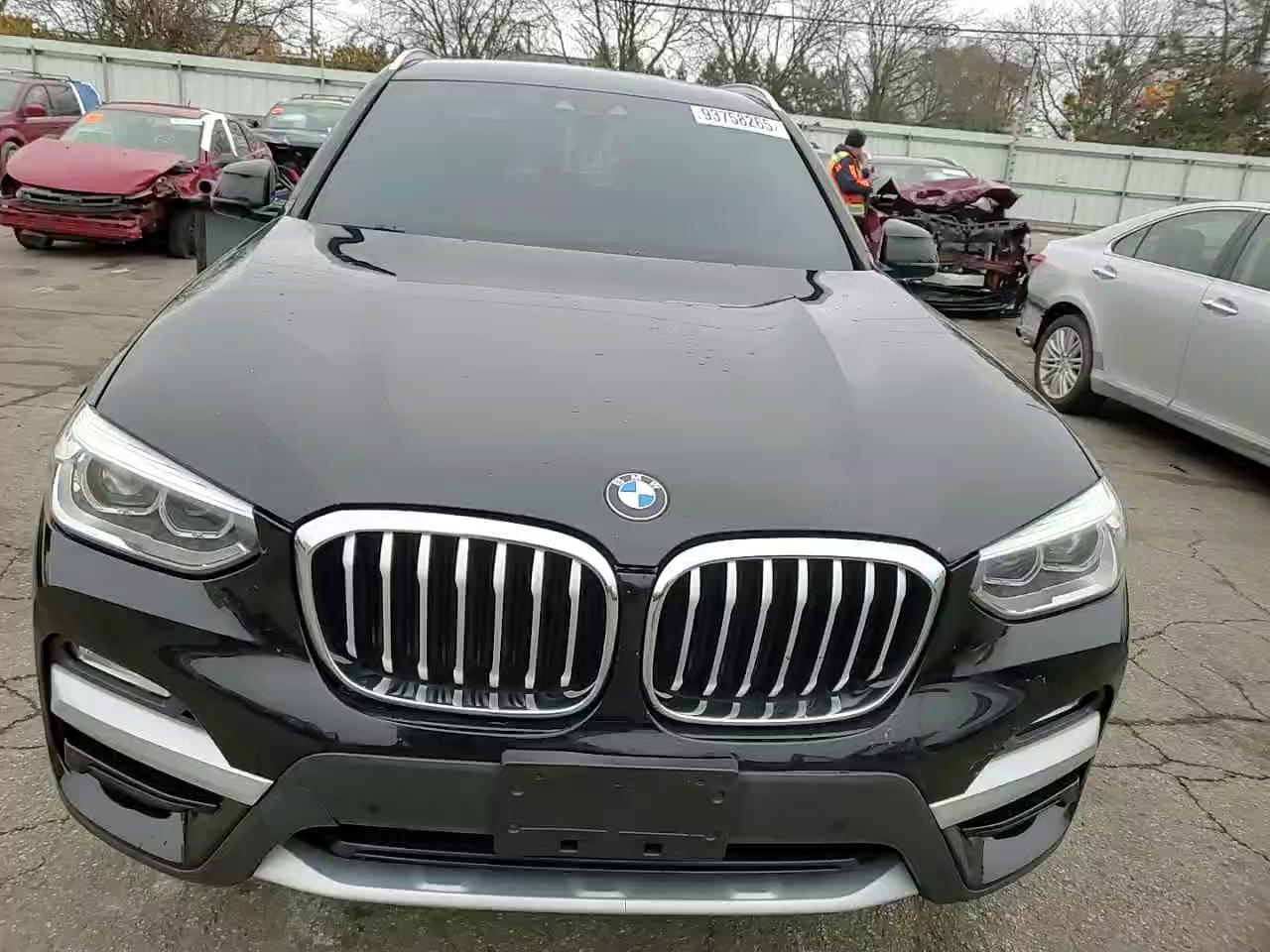 Фото: 5UXTR9C58JLC76846