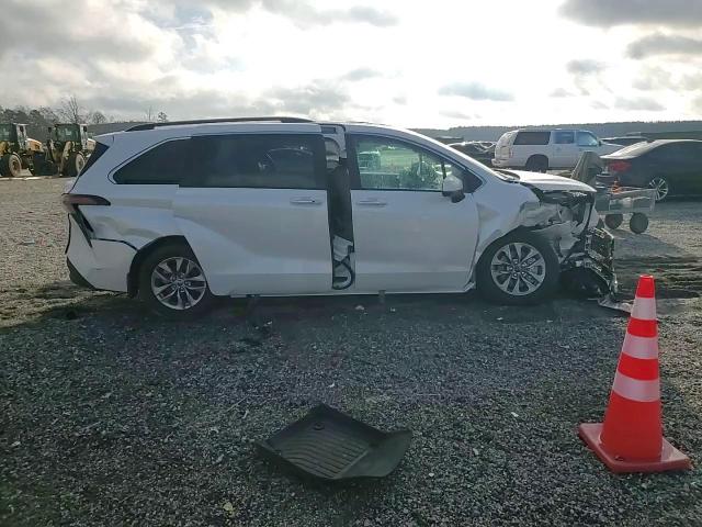 2025 Toyota Sienna Xle VIN: 5TDJRKEC3SS242144 Lot: 94318725